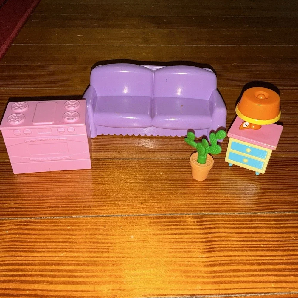 Dora the Explorer Dollhouse Furniture Lot Vintage Mattel From 2004 Couch Oven
